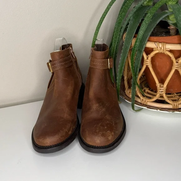 Clarks Collection NWT Cognac Leather Ankle Boots Buckle Zip Booties 6.5 - Picture 3 of 11